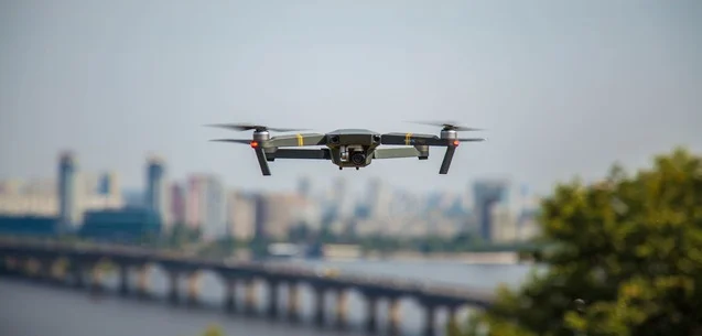 Cómo los drones mejoran la seguridad y la eficiencia en las industrias